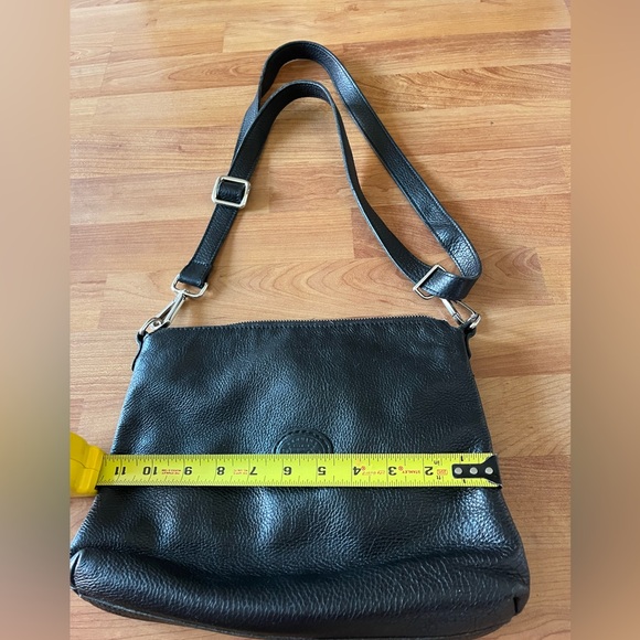 Roots VINTAGE shoulder bag 9 x 12 inches (great condition) - Picture 8 of 11